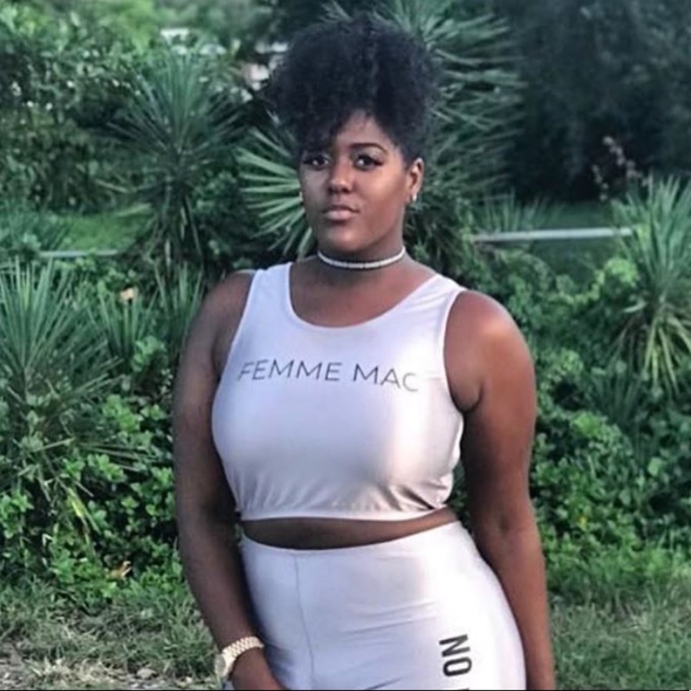 Meet your Posher, Nefertiti